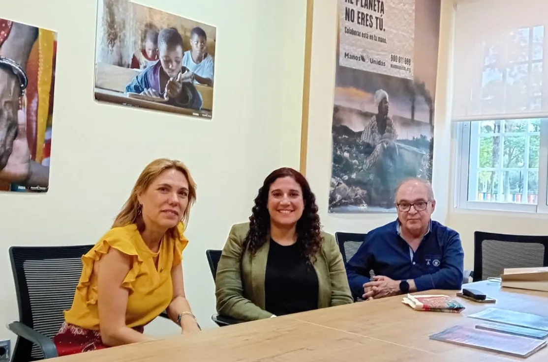 El Ayuntamiento de Murcia visita la sede de Manos Unidas para conocer la Memoria 2023
