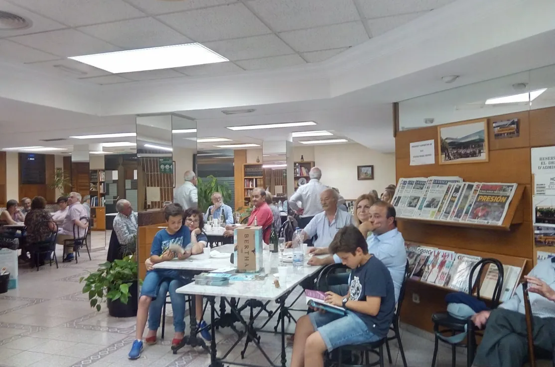 Cena solidaria de Mans Unides Gelida