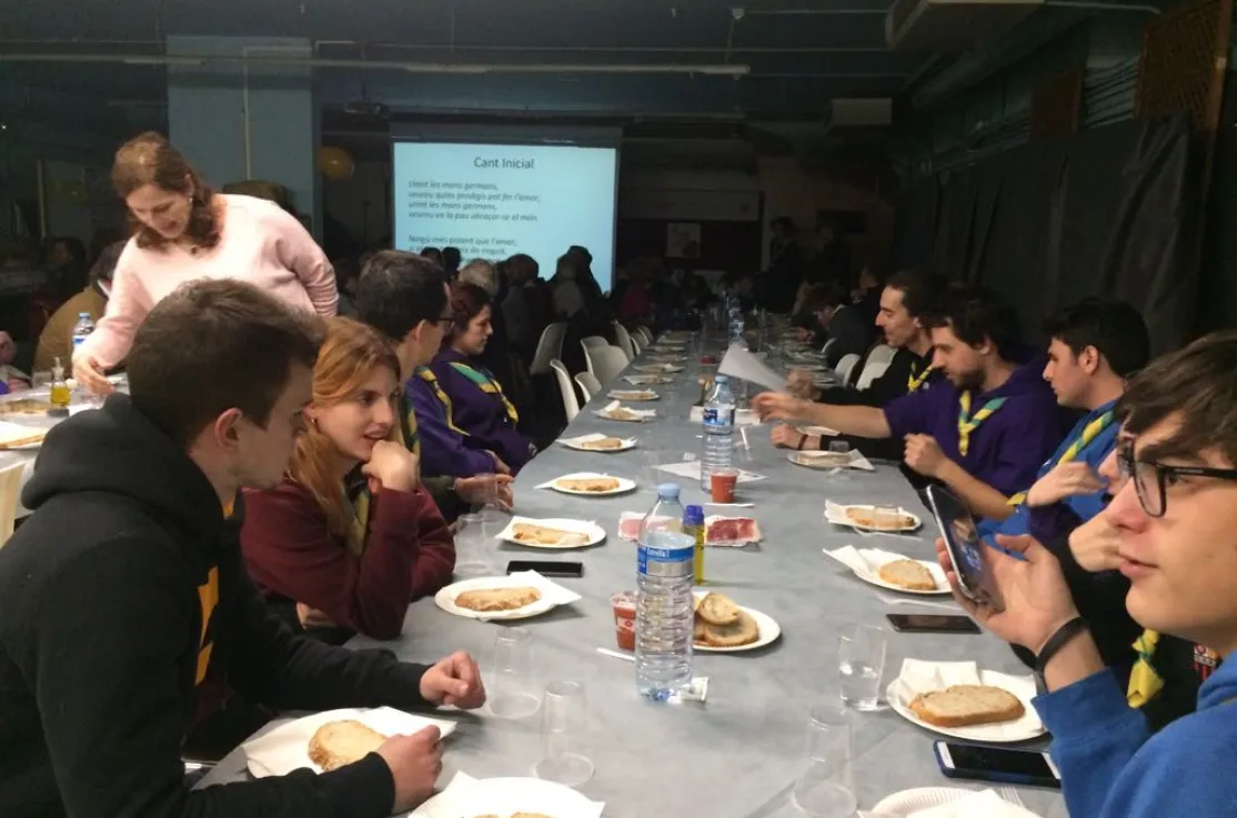 Cena solidaria en la parroquia Sant Joan de Reus