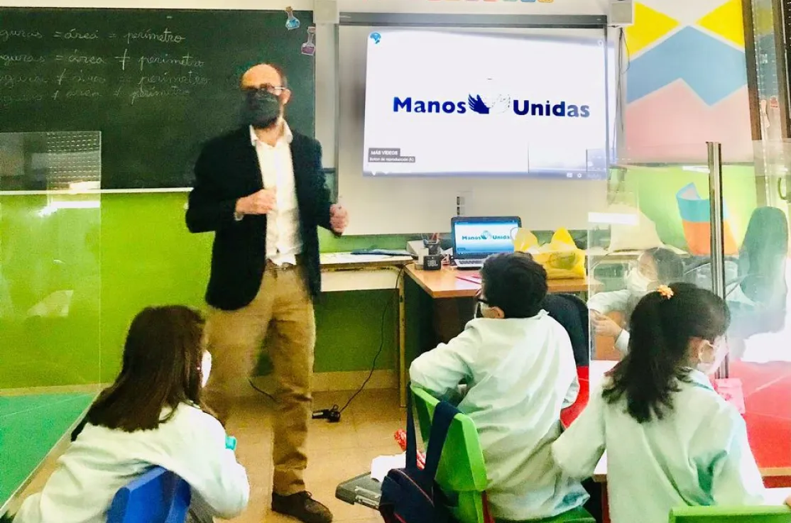 Taller de sensibilización de Manos Unidas en el colegio Santo Domingo de Madrid