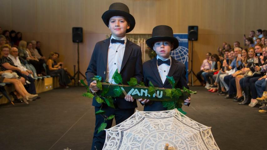 Desfile de Comunión benéfico. Vannu 2019