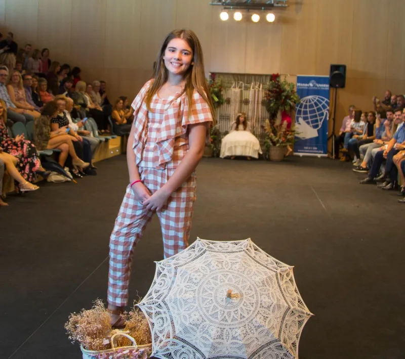 Desfile de Comunión benéfico. Vannu 2019