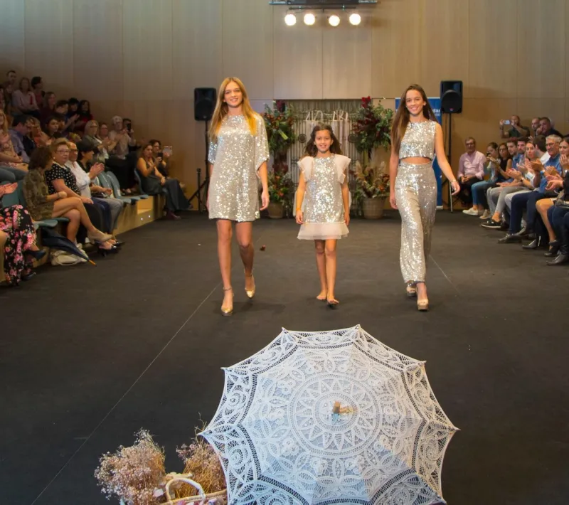 Desfile de Comunión benéfico. Vannu 2019