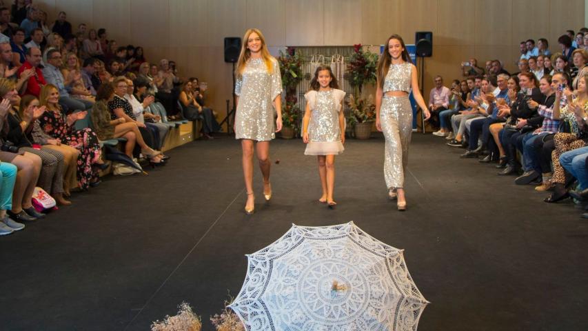 Desfile de Comunión benéfico. Vannu 2019