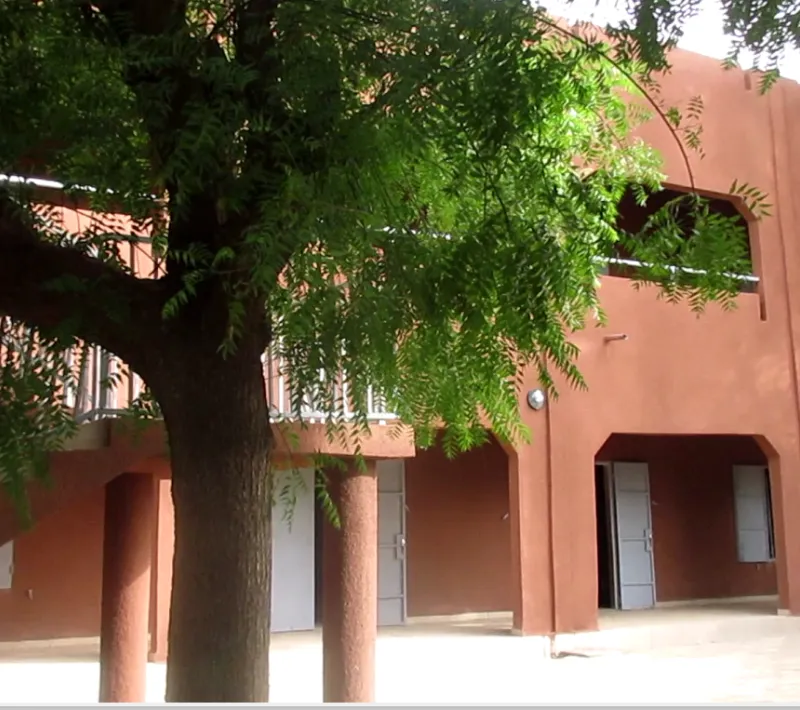 Contribuyendo a la mejora del derecho a la educación de base y a la profesionalización de las niñas y jóvenes de la región de Segou
