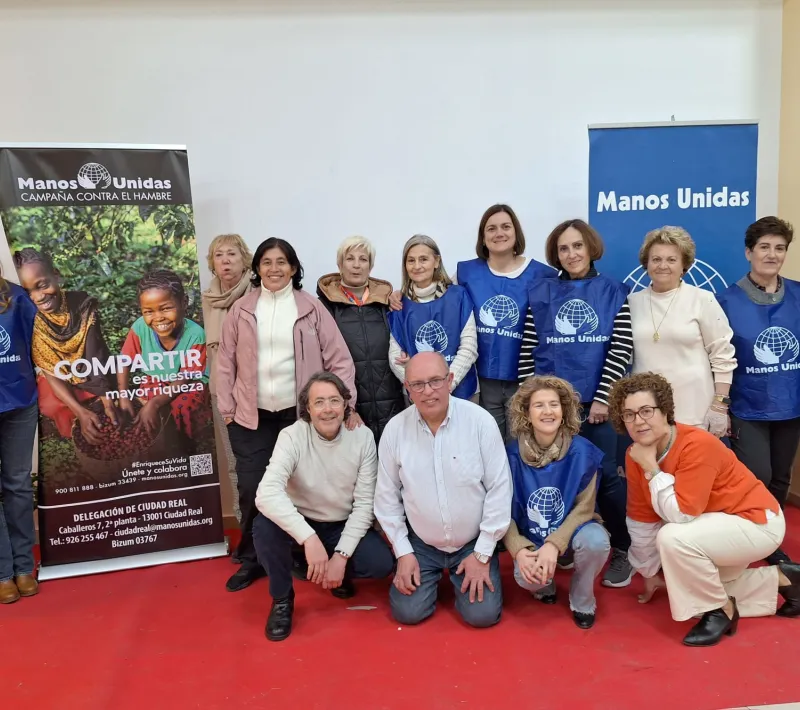 1. voluntarias cafe solidario 2025