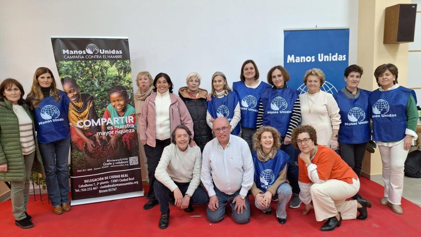 1. voluntarias cafe solidario 2025
