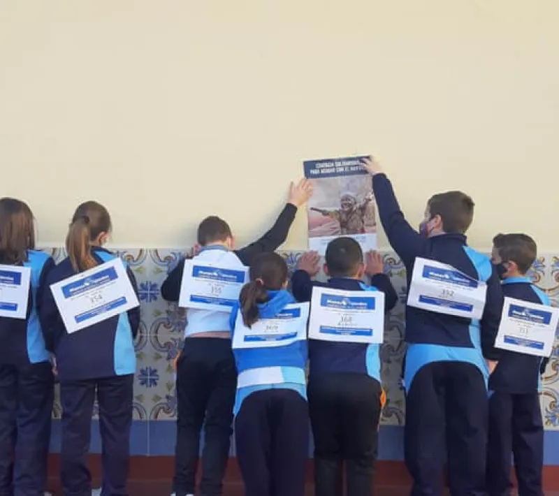 Participantes en la campaña organizada por la comarcal de Manos Unidas Alcira.