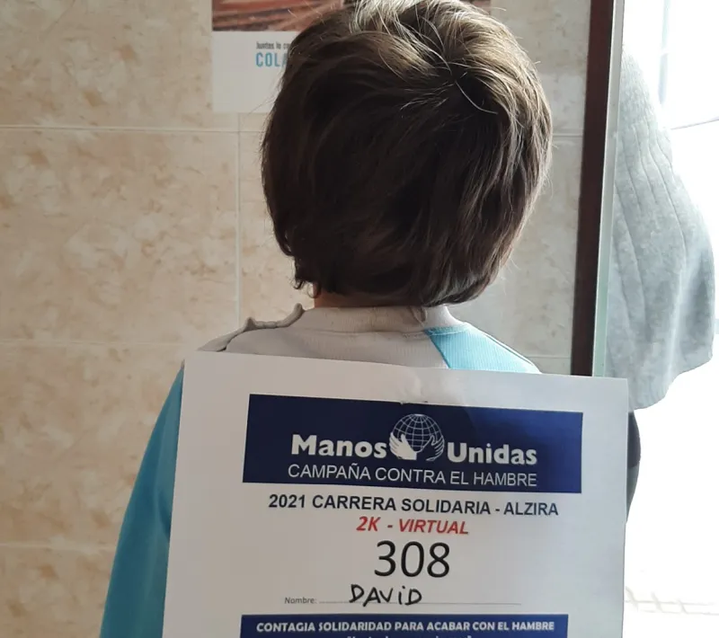 Participantes en la campaña organizada por la comarcal de Manos Unidas Alcira.