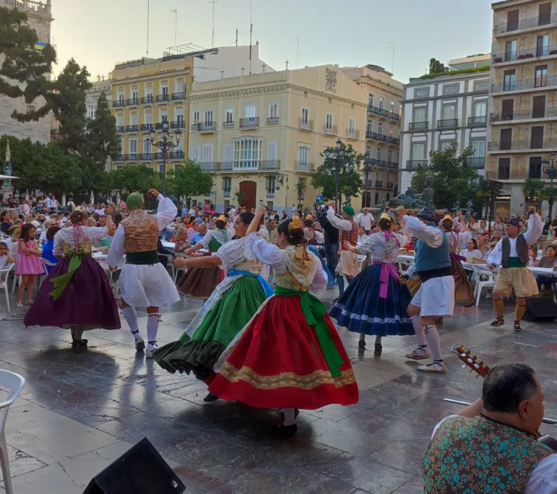 Grup de Danses Sant Vicent Ferrer durante su magnífica actuación.