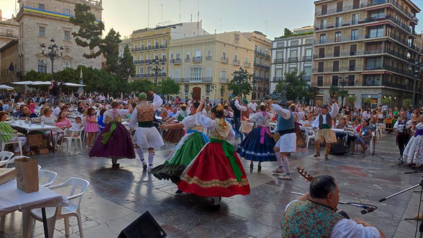 Grup de Danses Sant Vicent Ferrer durante su magnífica actuación.