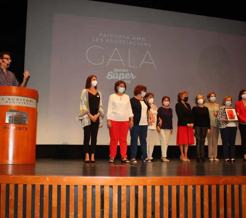 La comarcal de Manos Unidas de Valencia en Paiporta ha recibido un galardón del Ayuntamiento por su trabajo en favor de los necesitados.