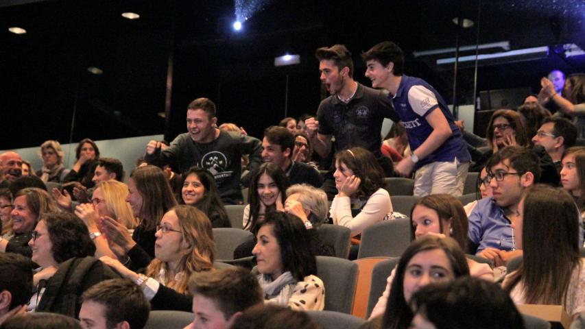 Los alumnos de la Escuela Thau reciben el premio