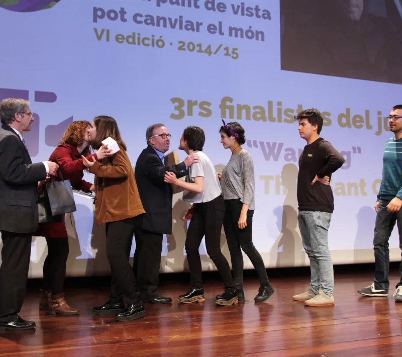 Los alumnos de la Escuela Thau reciben el premio