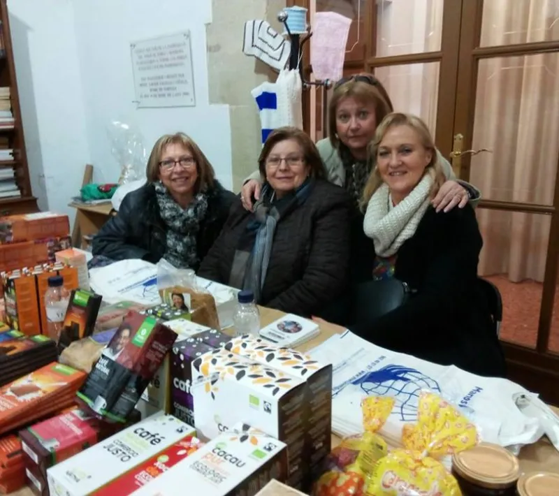 Mans Unides a la Fira de l'oli i la garrofa, a Jesús