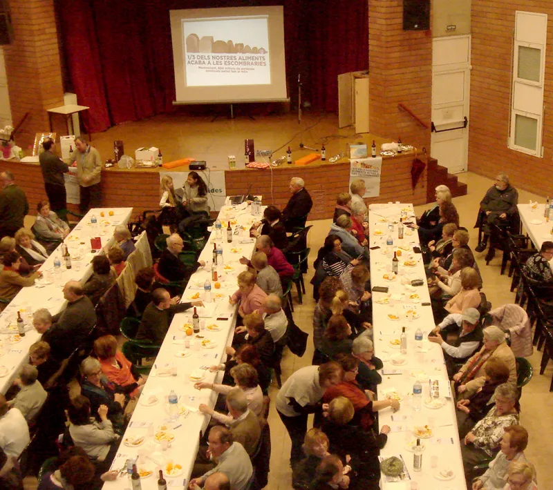Cena solidaria en La Lira del Vendrell