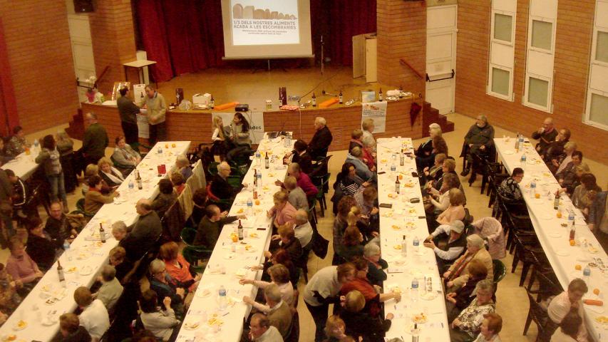 Cena solidaria en La Lira del Vendrell