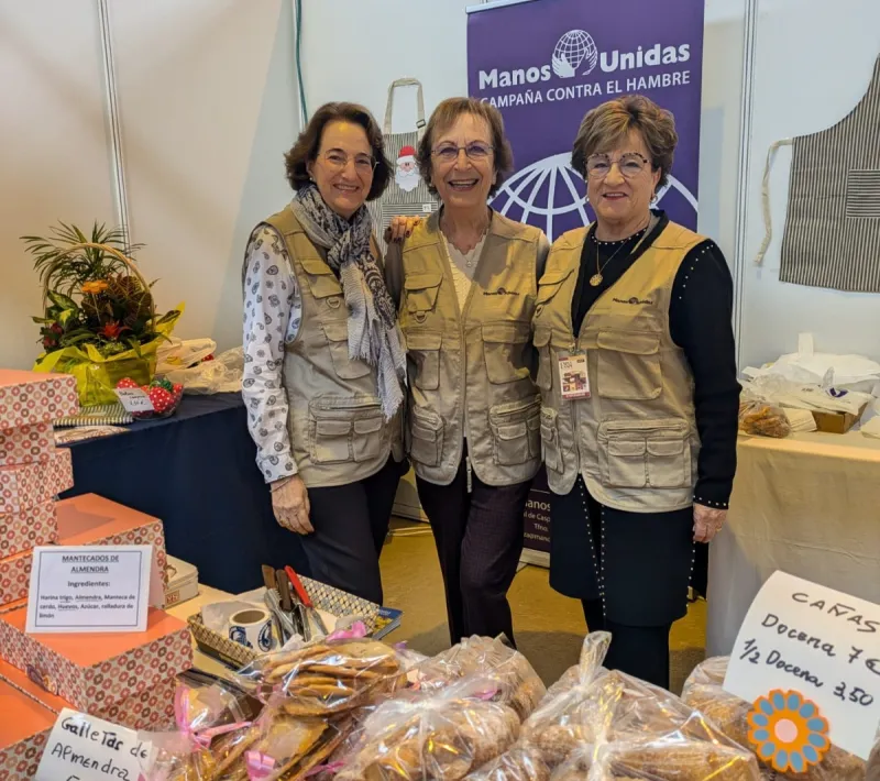 Celia, responsable de la Comarcal de Manos Unidas de Caspe, estuvo acompañada por voluntarias de Caspe