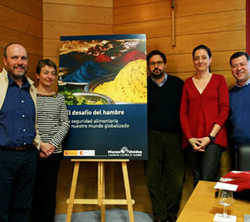 2013 04 24 presentacion desafiodelhambre javier marmolmanosunidas baja 2 0