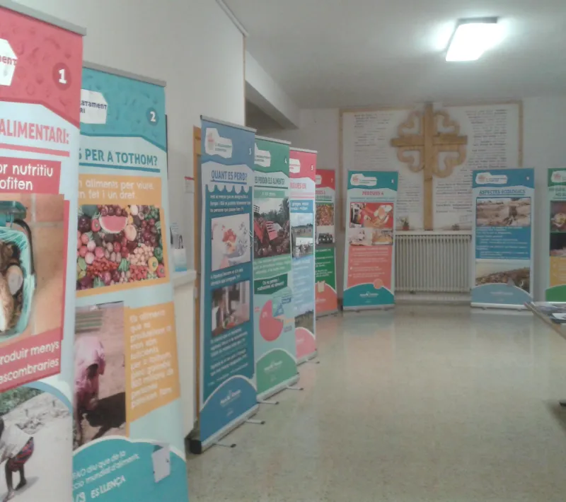Exposición del Despilfarro Alimentario en la sede de la delegación