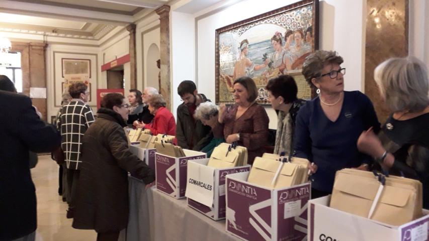 Las voluntarias de Manos Unidas de Comarcales reciben a sus compañeras.