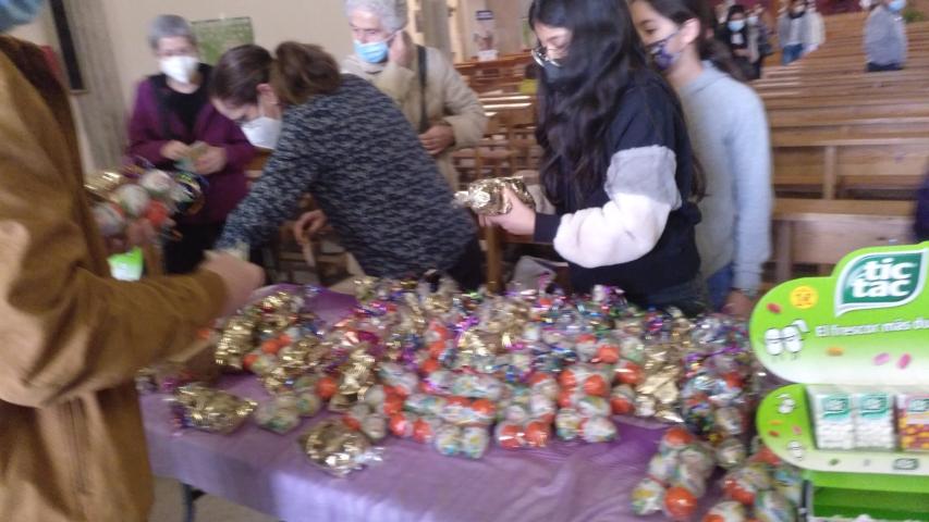 Bombones solidarios en la Parroquia Nuestra Sra. del Pilar de Echavacoiz de Pamplona
