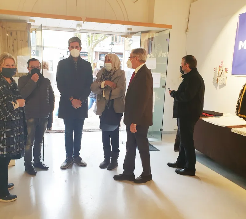 Rastrillo Solidario organizado por la comarcal de Requena de Manos Unidas Valencia.