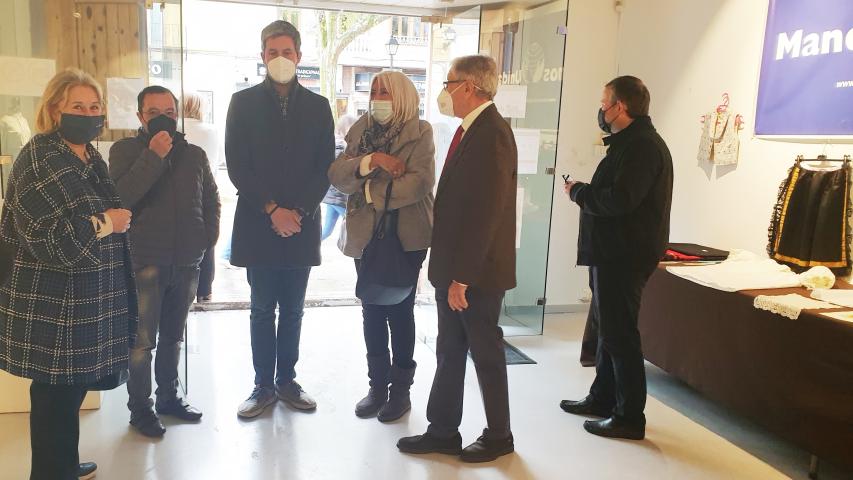 Rastrillo Solidario organizado por la comarcal de Requena de Manos Unidas Valencia.