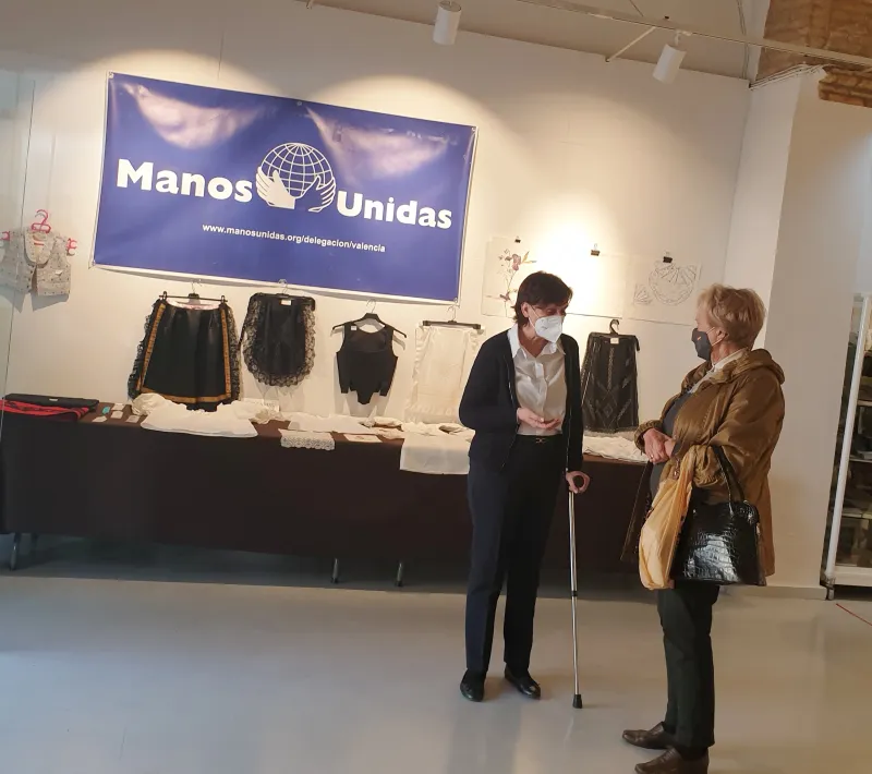 Rastrillo Solidario organizado por la comarcal de Requena de Manos Unidas Valencia.