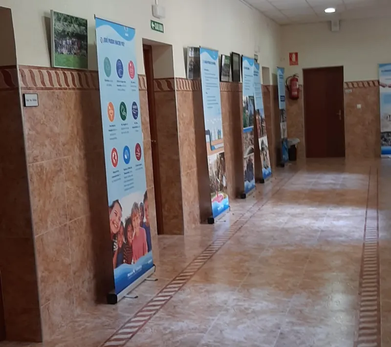 Exposición del agua de Manos Unidas en el Colegio Escolapios de Tafalla