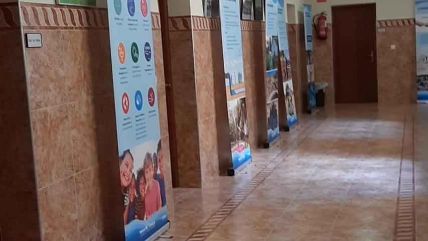 Exposición del agua de Manos Unidas en el Colegio Escolapios de Tafalla