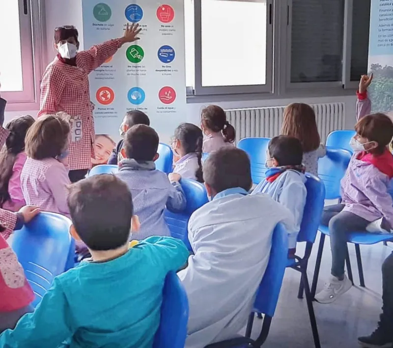 Exposición del agua de Manos Unidas en el Colegio Público Ntra. Sra. del Patrocinio de Milagro