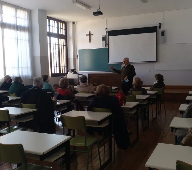 Visita del misionero Joaquín Castiella a la delegación de Pamplona