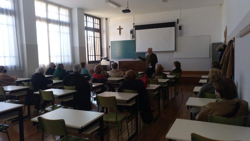 Visita del misionero Joaquín Castiella a la delegación de Pamplona