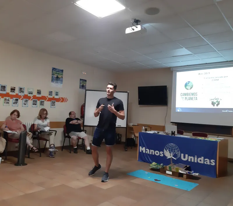 Momentos del I Campamento Intergeneracional "Manos que cuidan". Foto: Manos Unidas