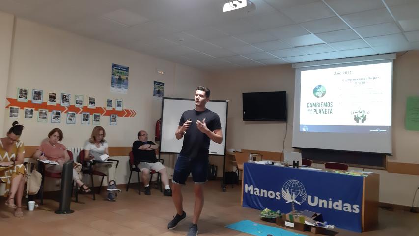 Momentos del I Campamento Intergeneracional "Manos que cuidan". Foto: Manos Unidas