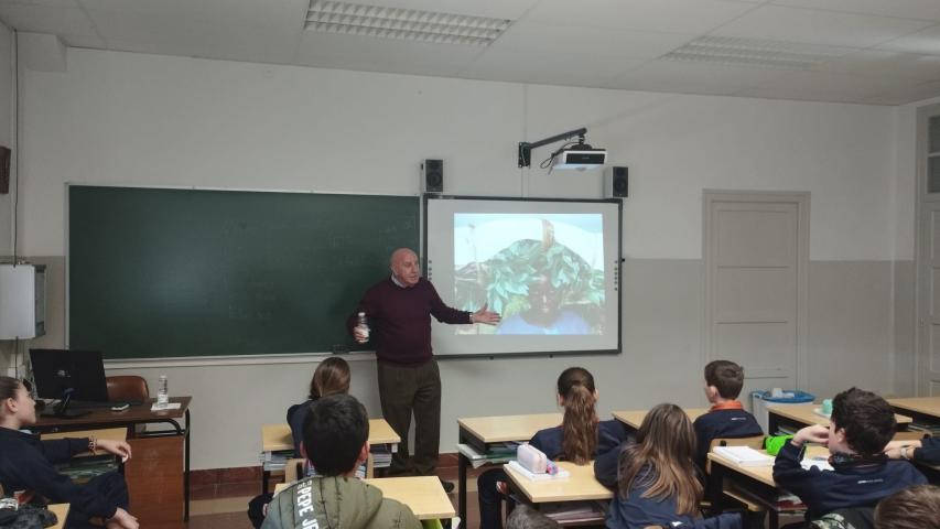 El misionero Mateo Aguirre en el Colegio Liceo Monjardín de Pamplona
