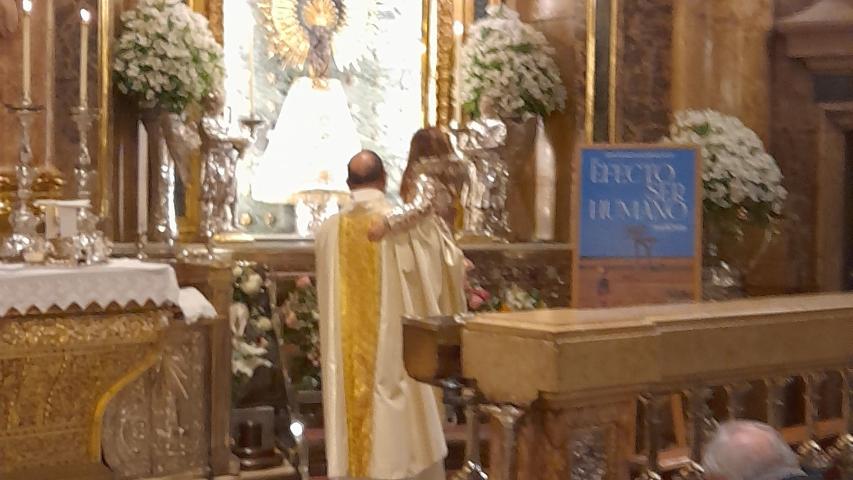 Presentación Campaña "El efecto ser humano" a la Virgen del Pilar