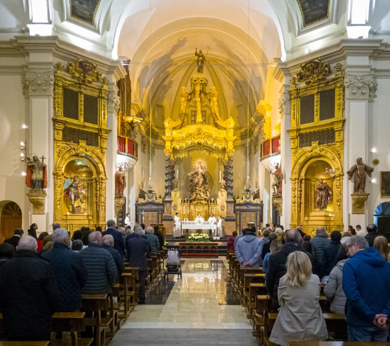 Celebración en la Parroquia de Cariñena del X Aniversario de vida sacerdotal de D. Freddy Pérez
