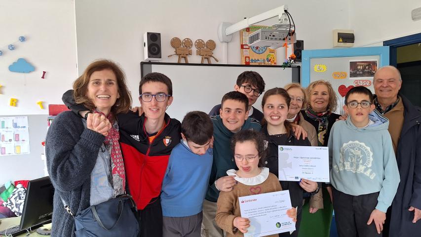"El Equipo A" vídeo ganador de la final autonómica de Navarra del XV Festival de Clipmetrajes de Manos Unidas