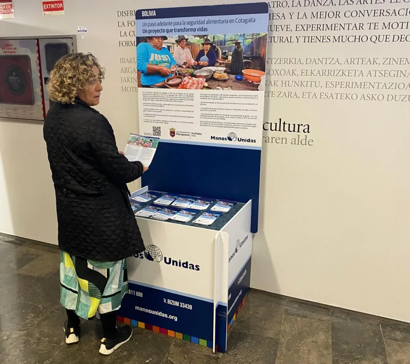 Civivox Mendillorri: stand del proyecto de Bolivia financiado por el Ayuntamiento de Pamplona