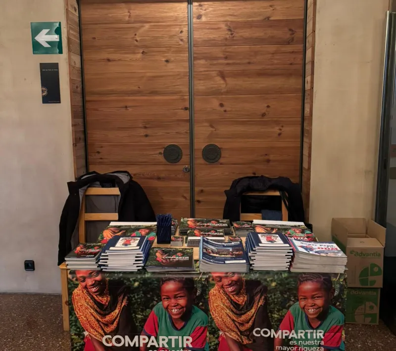 Distribución del material de Campaña 2025 a los profesores de religión en el Palacio Decanal de Tudela