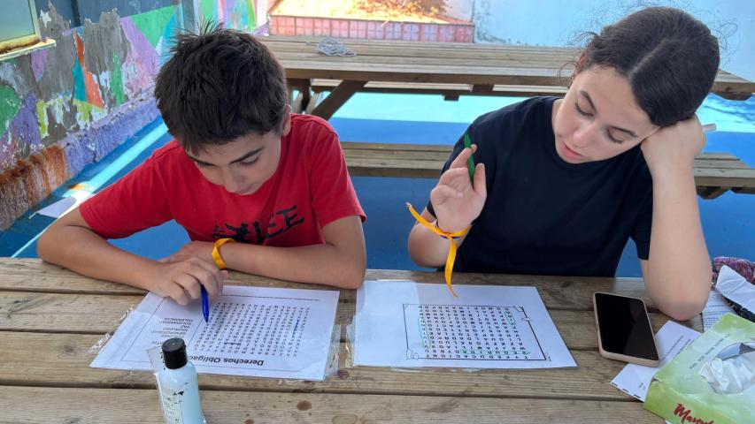 Estudiantes de secundaria durante actividad de sensibilización.