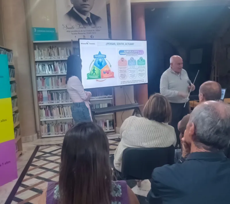 Sesión con Herminio Otero durante las V Jornadas por un Mundo Mejor 2026 en Telde, Gran Canaria.