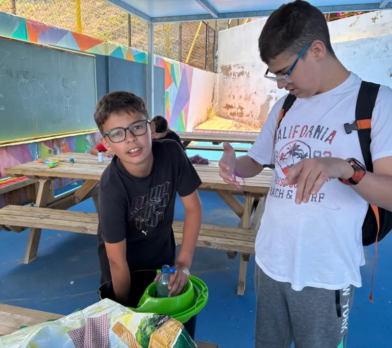 Estudiantes de secundaria durante actividad de sensibilización.