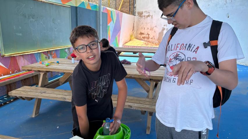 Estudiantes de secundaria durante actividad de sensibilización.