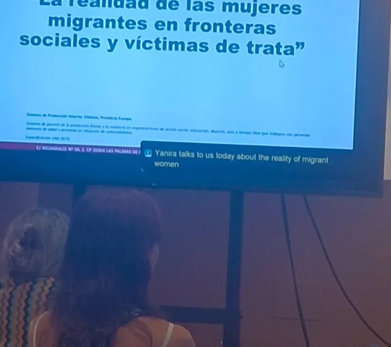 Momento de una ponencia de Manos Unidas Las Palmas.