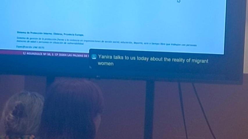 Momento de una ponencia de Manos Unidas Las Palmas.