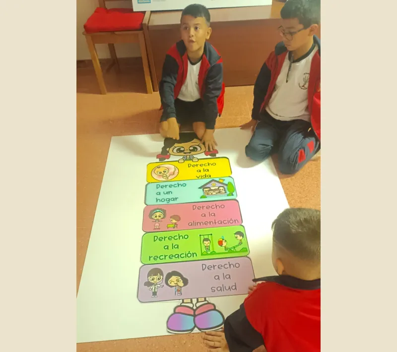 Estudiantes de primaria durante actividad de sensibilización.
