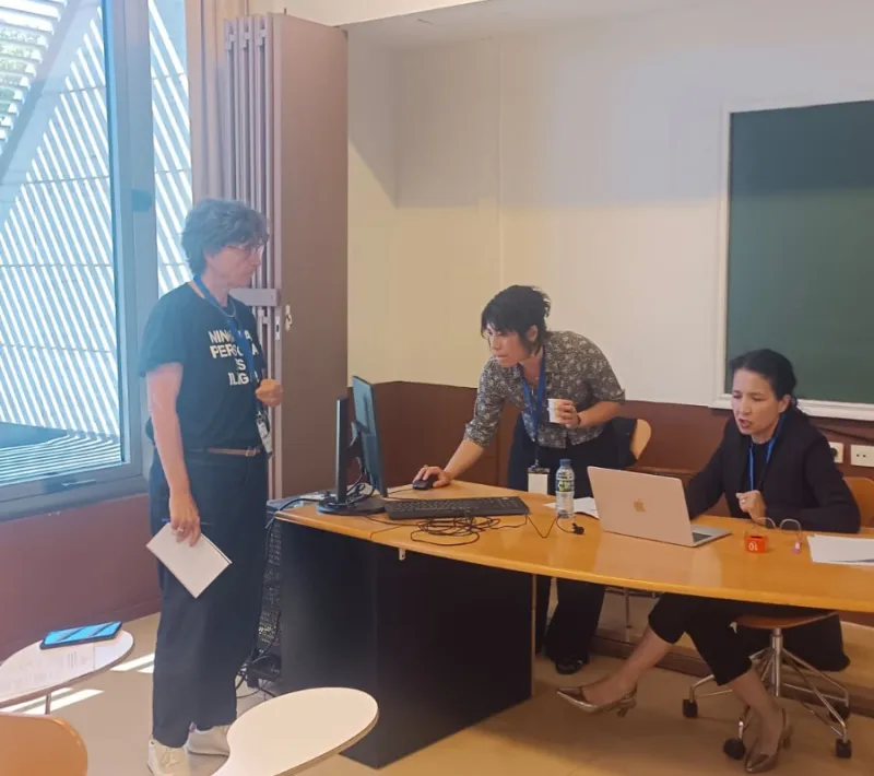 Momento de una ponencia de Manos Unidas Las Palmas.